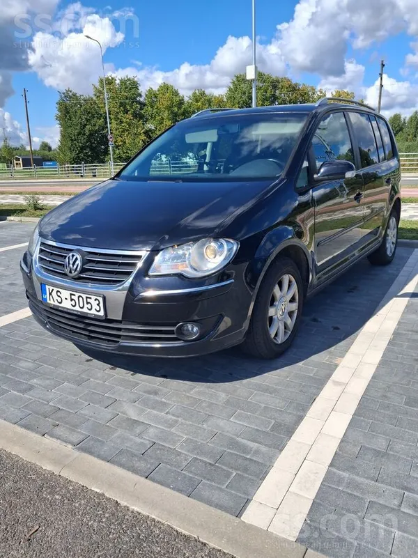 Volkswagen Pārdodu Touran. Ritošā daļa kārtībā. Motora siksna