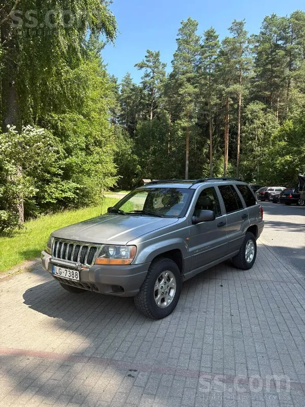 Kārtīgs amerikānis ar V8, klasiskajā izpildījumā. Pilnpiedziņa strādā un aiz