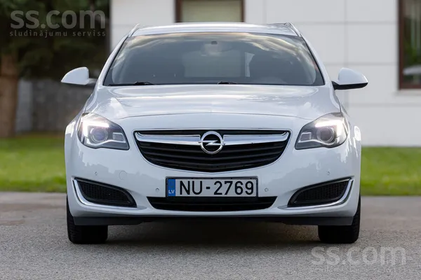 Opel Insignia - 1