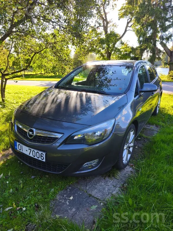 Opel Pārdodu 2011. gada Opel Astra ar 1.4 sports tourer