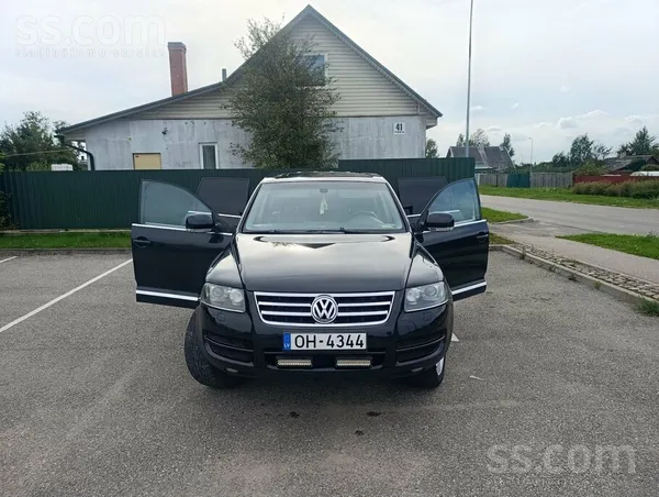 Продаю машину VW Tuareg , 3.0 дизель, 4х4 , 2005 год, хорошая комплектация,