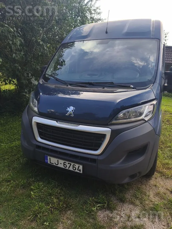 Pārdodu ar mazu nobraukumu. 
Pirkts jauns salonā, viens īpašnieks. 
Sēdvie