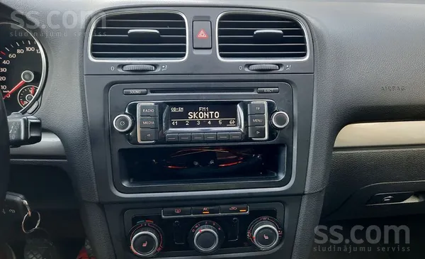Volkswagen Dzinējs 105 ZS , divas aizdedzes atslēgas , kondic