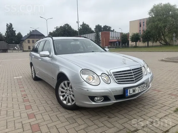 Mercedes E220 universāls, labā tehniskā stāvoklī ar svaigu skati un nomaksāt