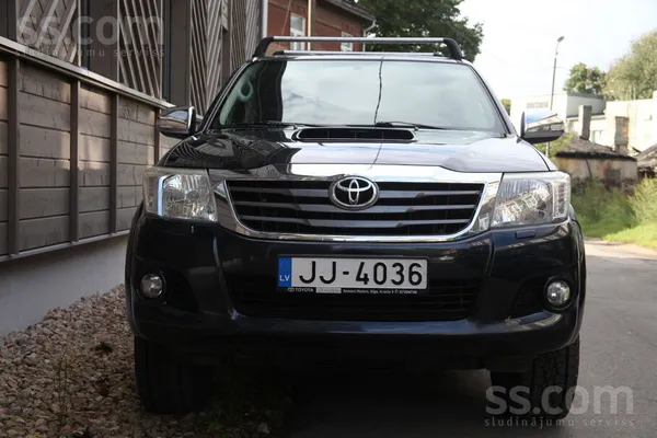 Toyota Toyota Hilux 2.5D 2013.g. teicamā vizuālā un tehni