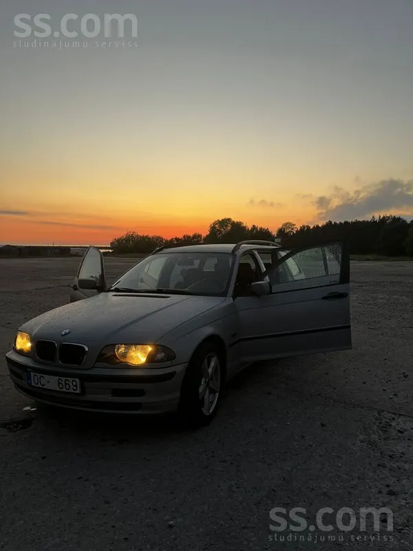 BMW 320