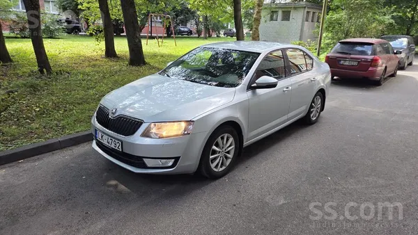 Skoda 100