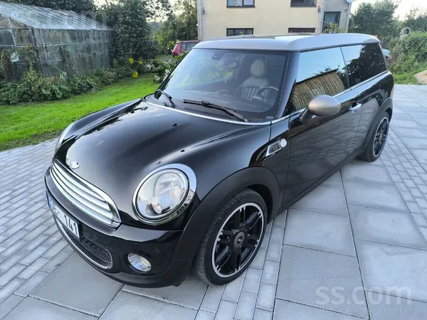 Ekskluzīvs Mini ar Bond Street edition komplektāciju un individuālu krāsojum