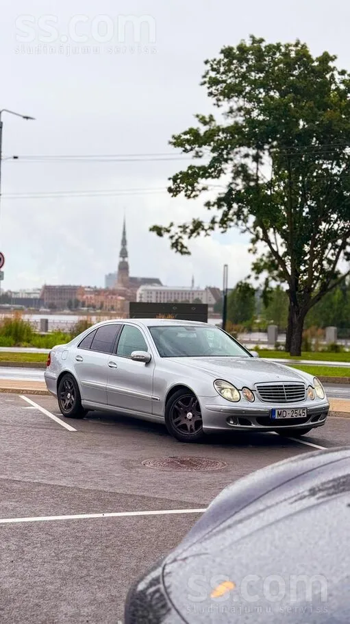 Mercedes E270