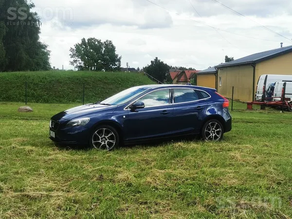 Volvo V40