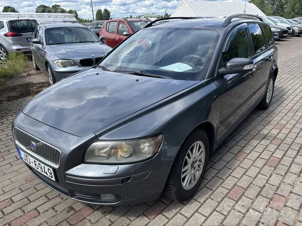 Volvo V50 - 1