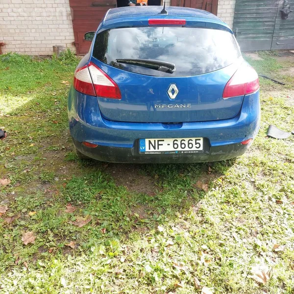 Renault Valos pardot auto ar sadiem sikiem defektiem nak l