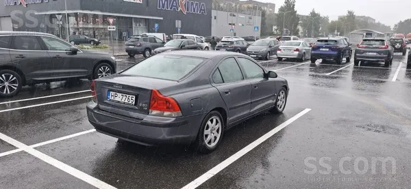 Volvo Sveiki, pārdodu vai mainu volvo S60 pret citu auto