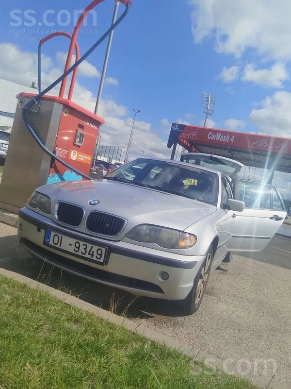 BMW 320