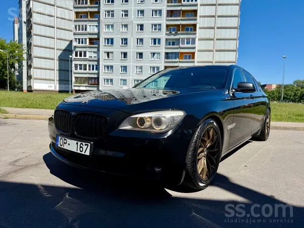 BMW 730