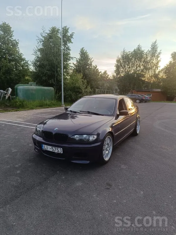 BMW 330