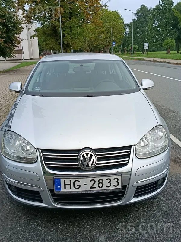 Volkswagen Jetta - 1