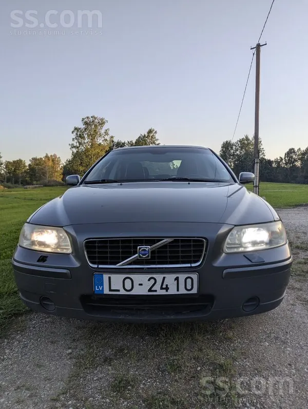 Pārdodu savu izticamo "dzelzs zirgu"- Volvo S60 (2, 4 Tdi, 124kW). 

Nav v