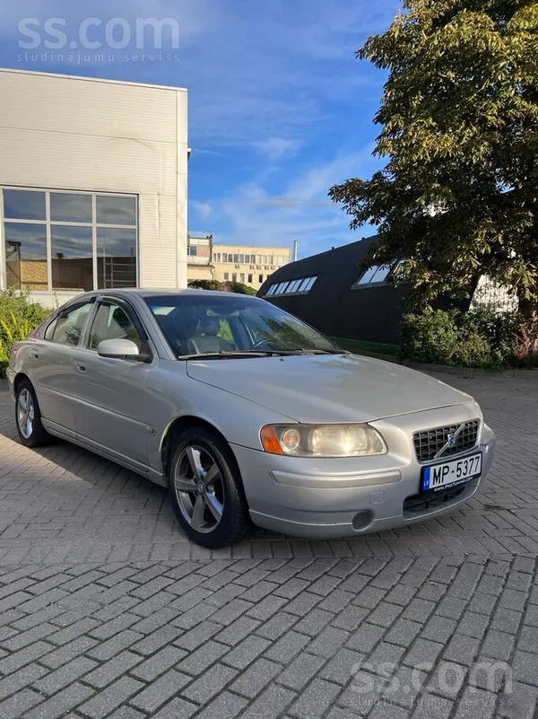 Zobsiksna tika nomainīta pirms 5000 km.
Tehniskā apskate ir derīga līdz 20