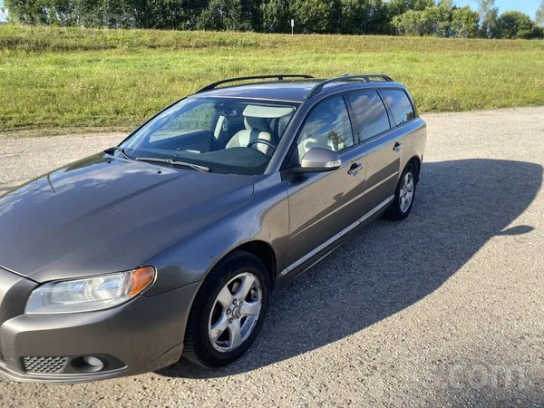 Volvo Pārdodu jo tika iegādāts jaunāks auto. Ideāls tran