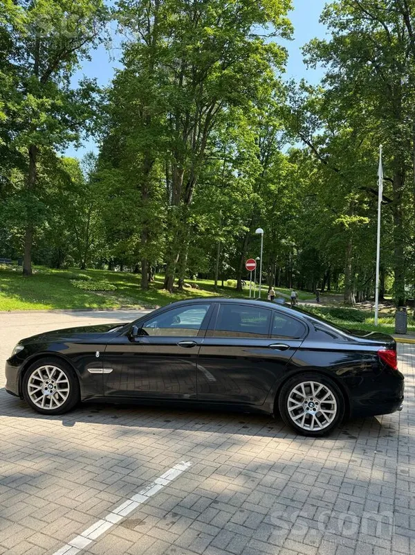 BMW 730