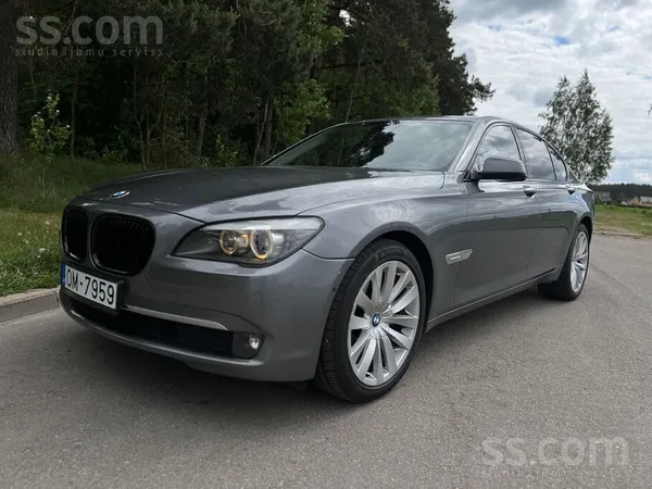 BMW 730