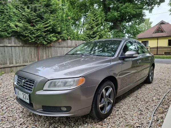 Volvo S80
