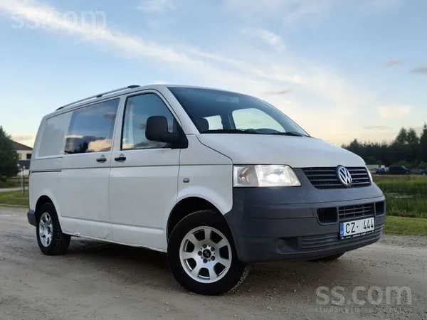 A/m Preiļos. 2005 gada VW T5, 1, 9tdi, 5 sēdvietas ar atdalītu kravas telpu.