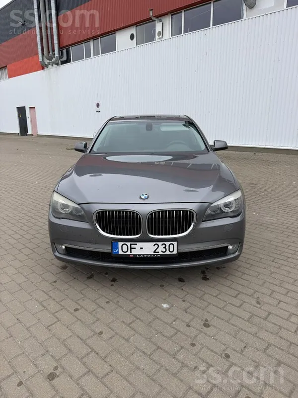 BMW 730