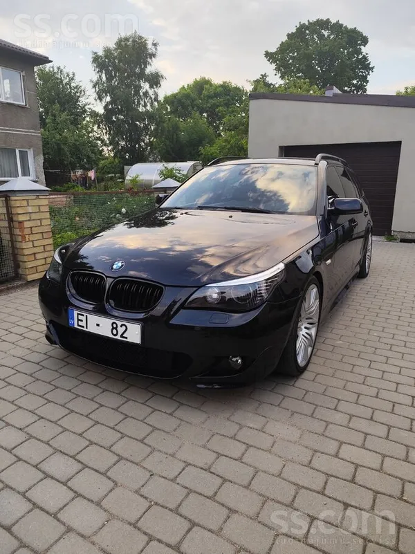 Auto ļoti labā stavoklī attieciba pret vecumu, kopts un pieskatīts, nauda nav želota.
No extrām
Heads-up
Adaptivā kruīzk ...