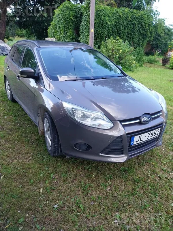 Ford Pārdod Ford Focus 1.6 Benzīns/gāze 2013. gada dece