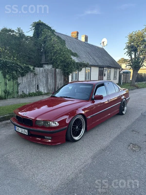 BMW 730