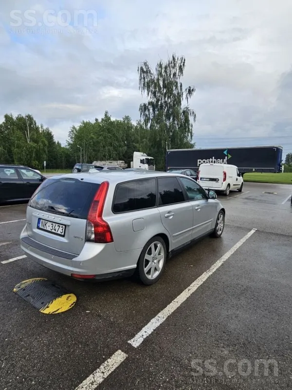 Volvo V50