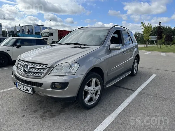 Mercedes Машину продает хозяин. Все ремонтные работы происх