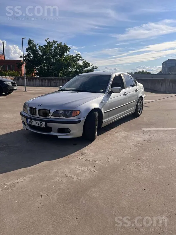 BMW 320