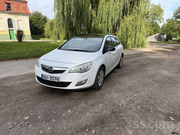 Opel Cela nodoklis samaksats par so gadu. Auto uz nakam