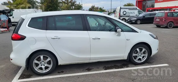 Opel Pārdodu praktisku un ērtu 7-vietīgu Opel Zafira, 2