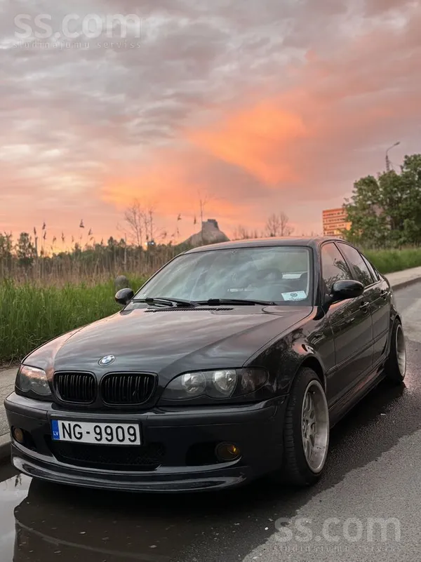 BMW 330