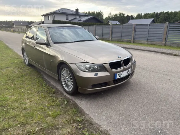 BMW BMW 320i 6-manuālis sonora metalica krāsā braucamā