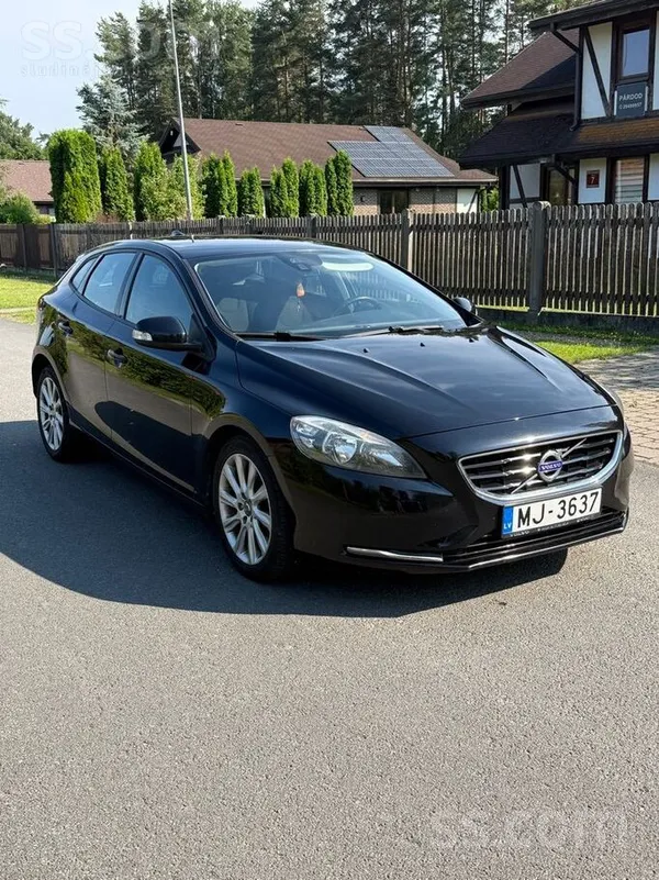 Volvo V40