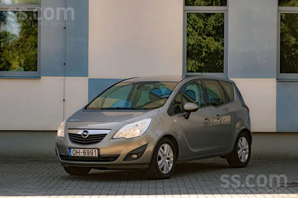 Opel Saudzīgi lietots un savlaicīgi kopts auto. Stāvokl