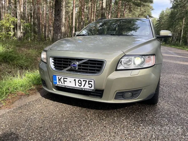 Volvo Jāpieliek roka uz apskati, iespējams jāmaina viena