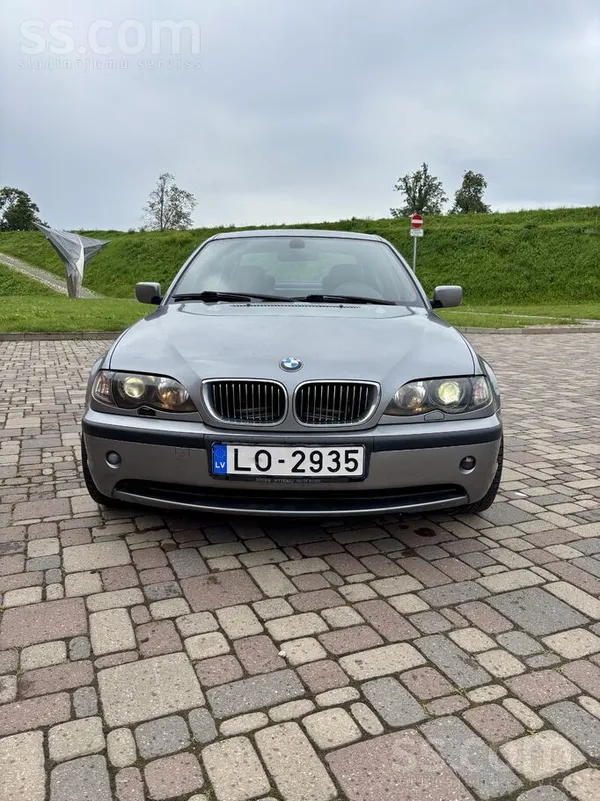 BMW 320