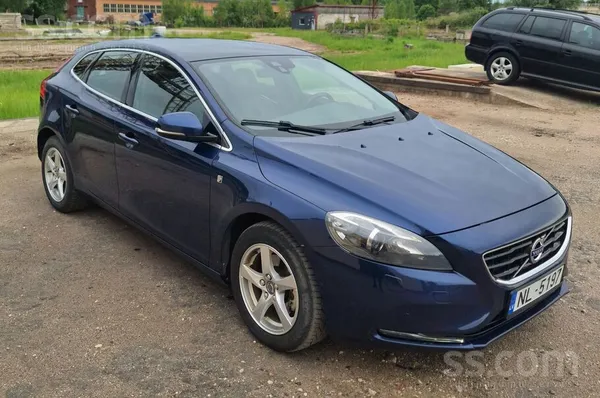 Volvo V40