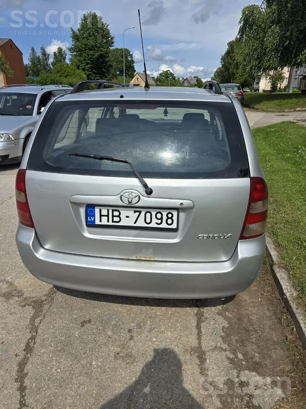 Pārdodu ekonomisku un uzticamu Toyota Corolla 2.0 Dīzeli (2003. gads). Auto