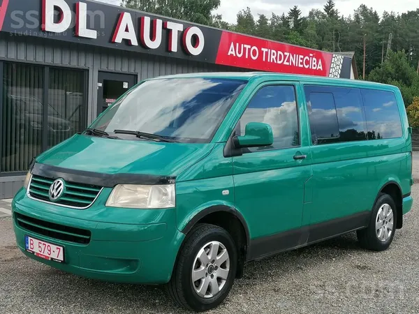 Pārdod labu darba busiņu VW Transporter 2, 5 tdi 2004 gada izlaidums. 9 viet