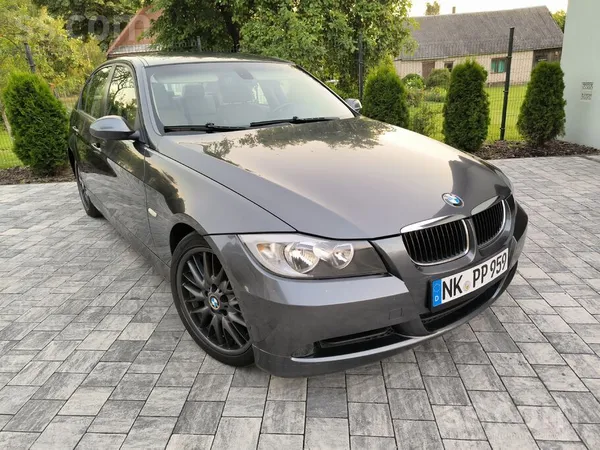Bmw E90 320d no Vācijas, ar veco labo M47 dzinēju. Auto teicamā kārtībā, bij