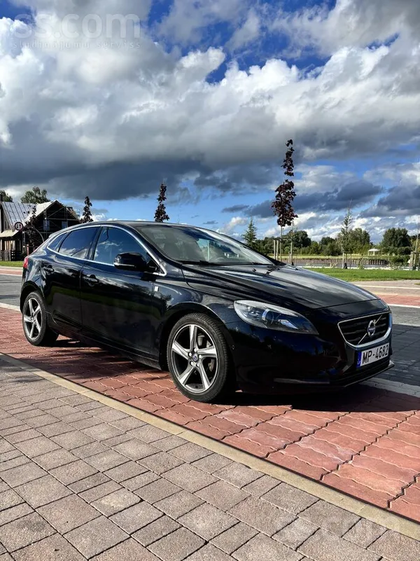 Volvo Tiek pārdots Volvo V40 D2 Ocean Race ar 2.0L 88 kW