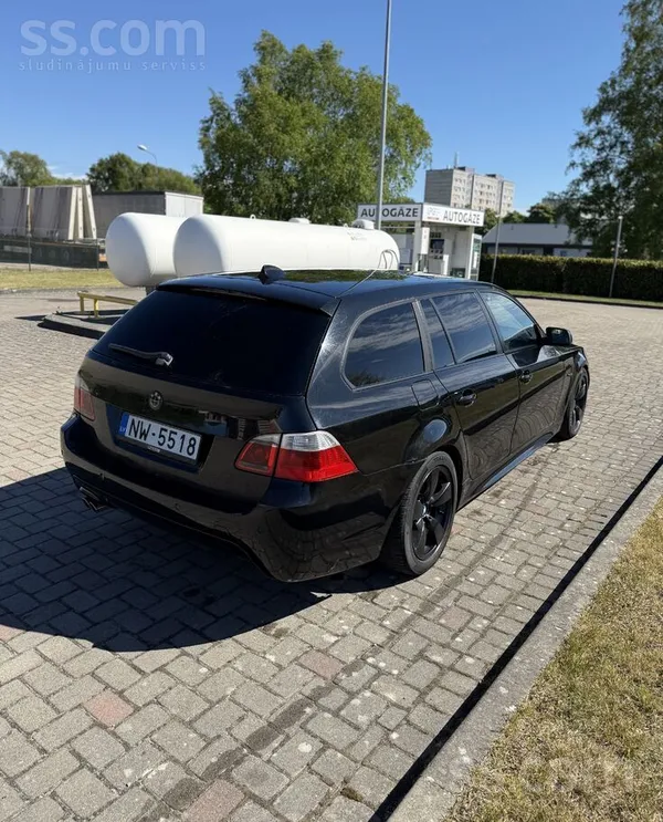 BMW 530