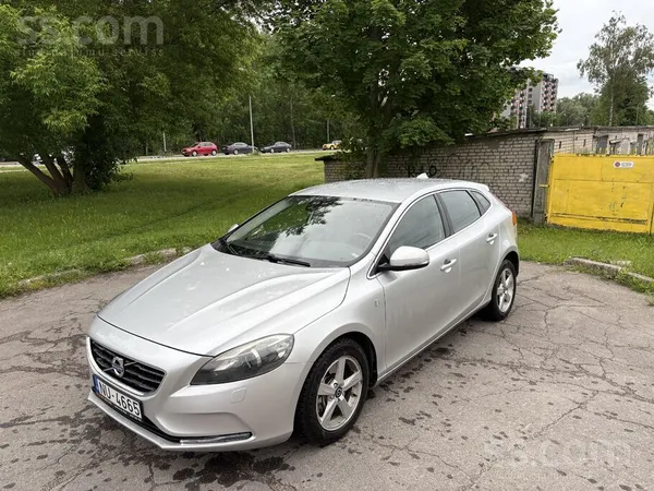 Volvo V40